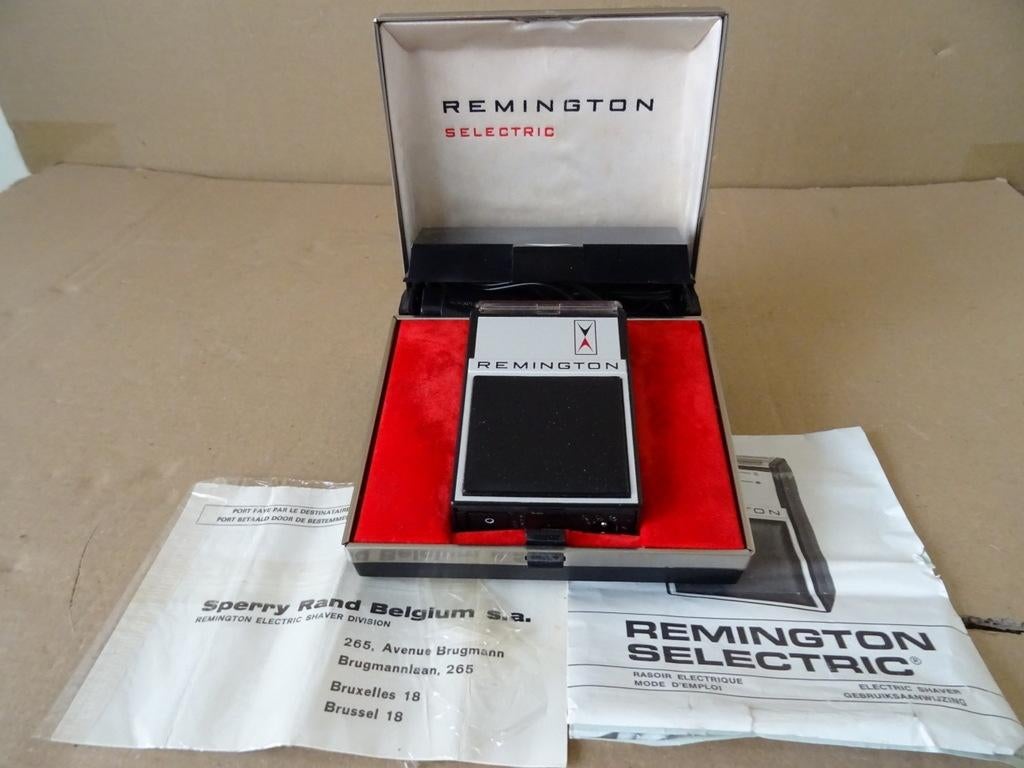 Rasoir vintage Remington Selectric en état de marche 1961, Antiquités & Art, Enlèvement ou Envoi