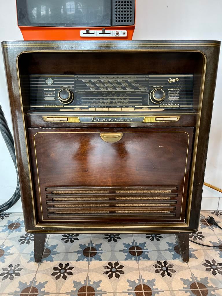 Meuble radio vintage, un modèle Graetz 230 Grazioso, Ophalen