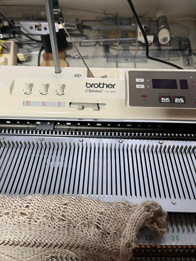 Machine a tricoter Brother 940/850, Hobby en Vrije tijd, Breien en Haken, Ophalen of Verzenden, Gebruikt, Machine