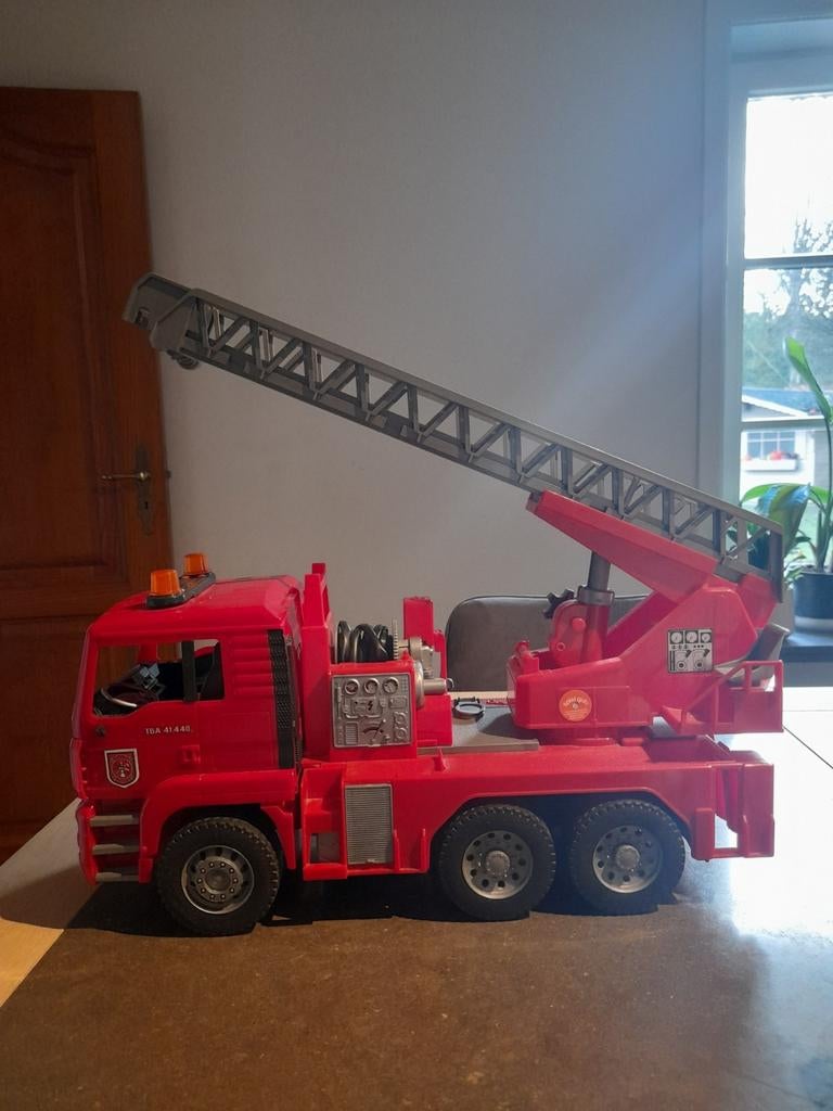 Bruder brandweerwagen, Ophalen, Zo goed als nieuw
