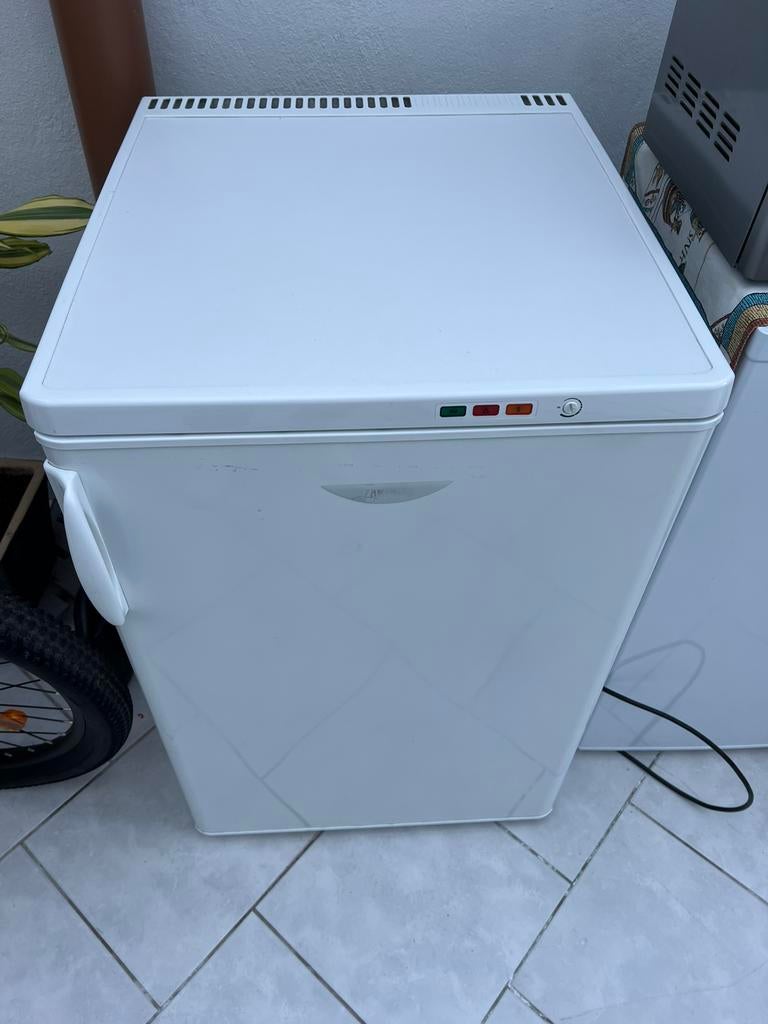 Zanussi diepvries, Elektronische apparatuur, Vriezers en Diepvrieskisten, Gebruikt, Minder dan 60 cm, Vrijstaand, Ophalen