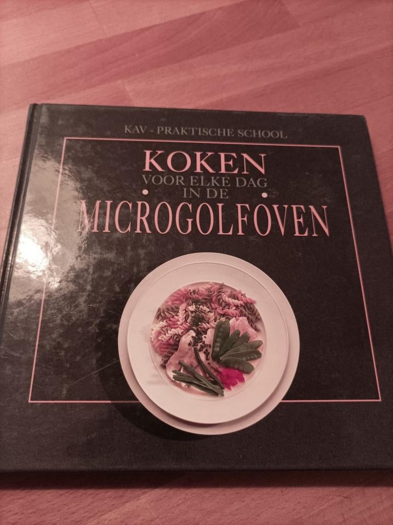 Koken voor elke dag in de microgolfoven, Ophalen of Verzenden, Zo goed als nieuw
