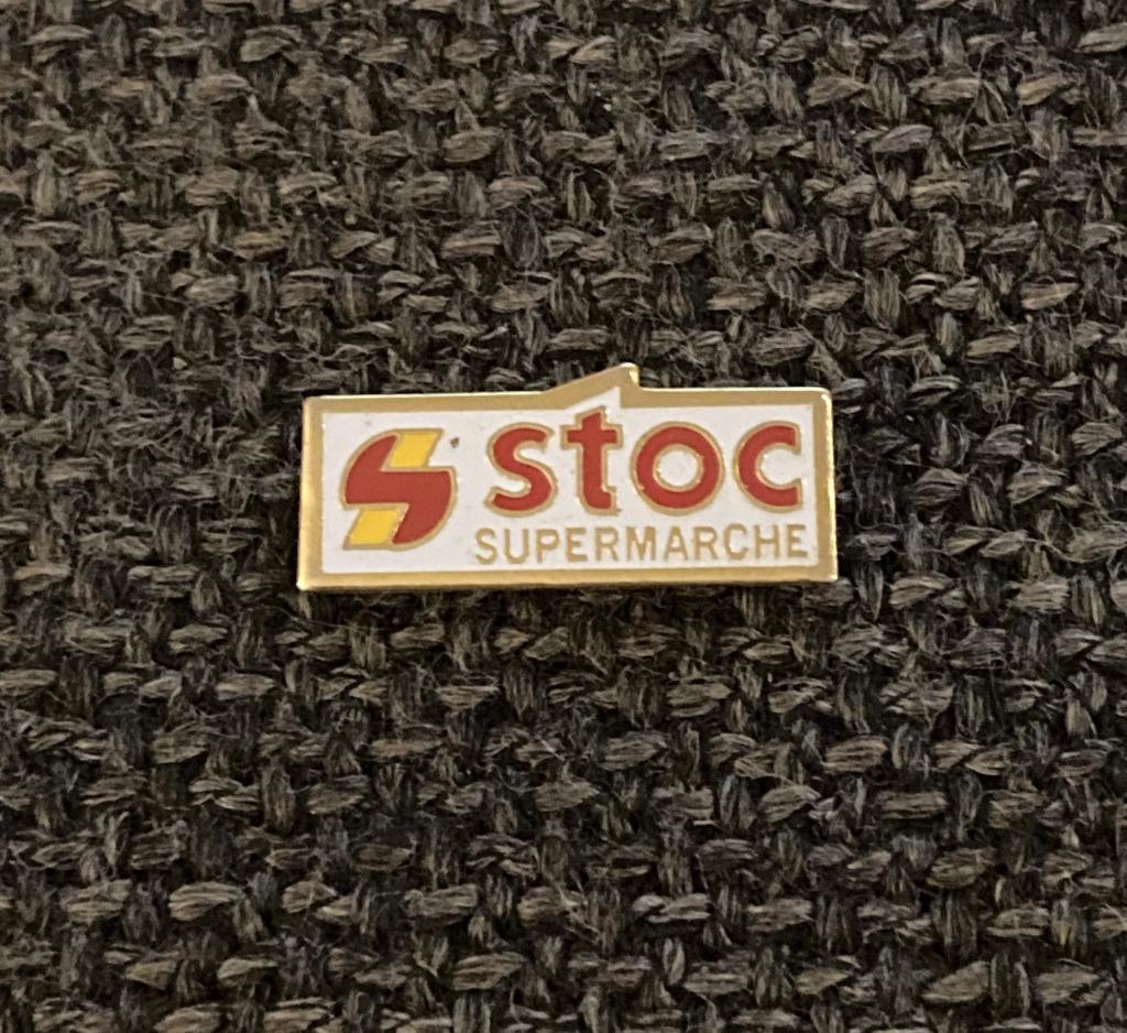 PIN - STOC SUPERMARCHE, Envoi, Utilisé, Autres sujets/thèmes, Insigne ou Pin's