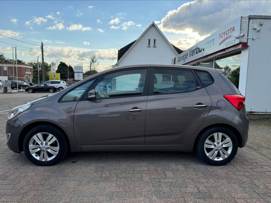 HYUNDAI IX20 1.4 MOVE GEKEURD VOOR VERKOOP, Auto's, Hyundai, Voorwielaandrijving, Euro 5, Zwart, Bruin