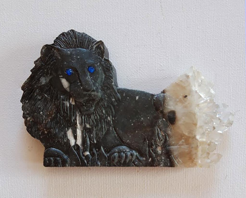 Miniatuur handgesneden leeuw in natuurlijk quarts kristal, Envoi