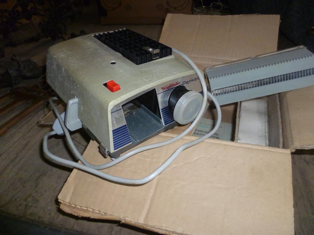 VINTAGE DIAPROJECTOR (nog nieuw in doos), Enlèvement