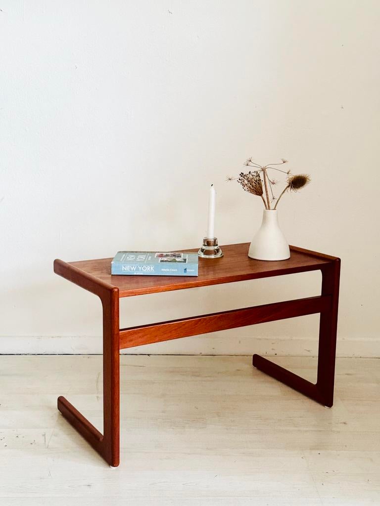 Table d'appoint vintage en teck du milieu du siècle, 1960, Enlèvement, Comme neuf