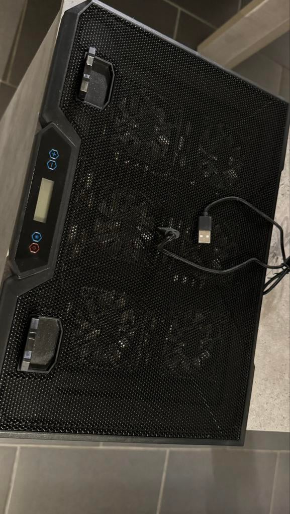 Refroidisseur de pc portable ventilo 3 vitesses et éclerage, Informatique & Logiciels, Enlèvement, Comme neuf