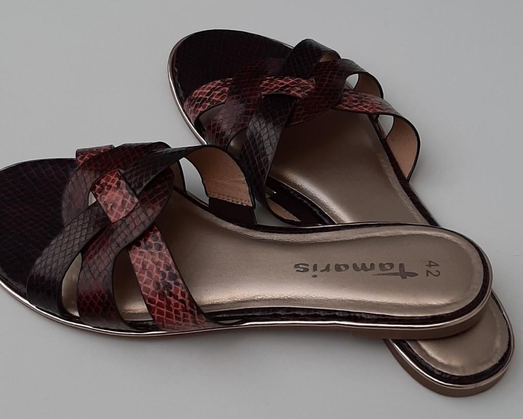 Nieuwe damesslippers Tamaris - supermooi - maat 42, Kleding | Dames, Ophalen of Verzenden, Nieuw, Slippers