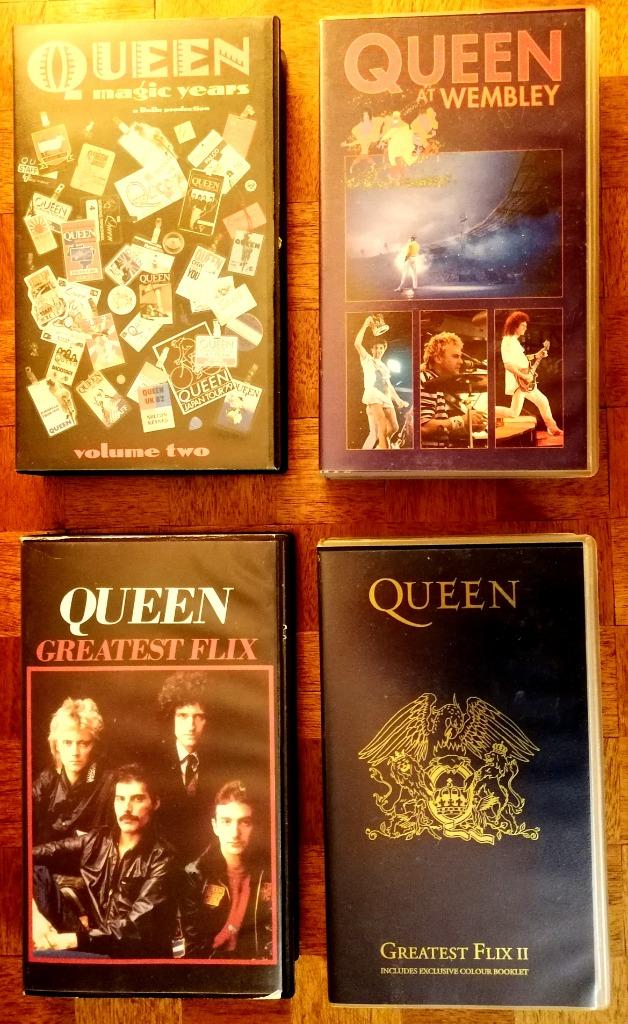 4 compilaties (COLLECTOR IN VHS!) VAN DE QUEEN GROUP, Alle leeftijden, Ophalen of Verzenden, Gebruikt, Muziek en Concerten