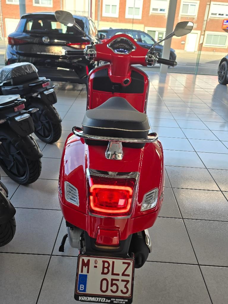 Vespa 125cc Gts Super. Slechts 86km!, Scooter, Bedrijf, 125 cc, 11 kW of minder