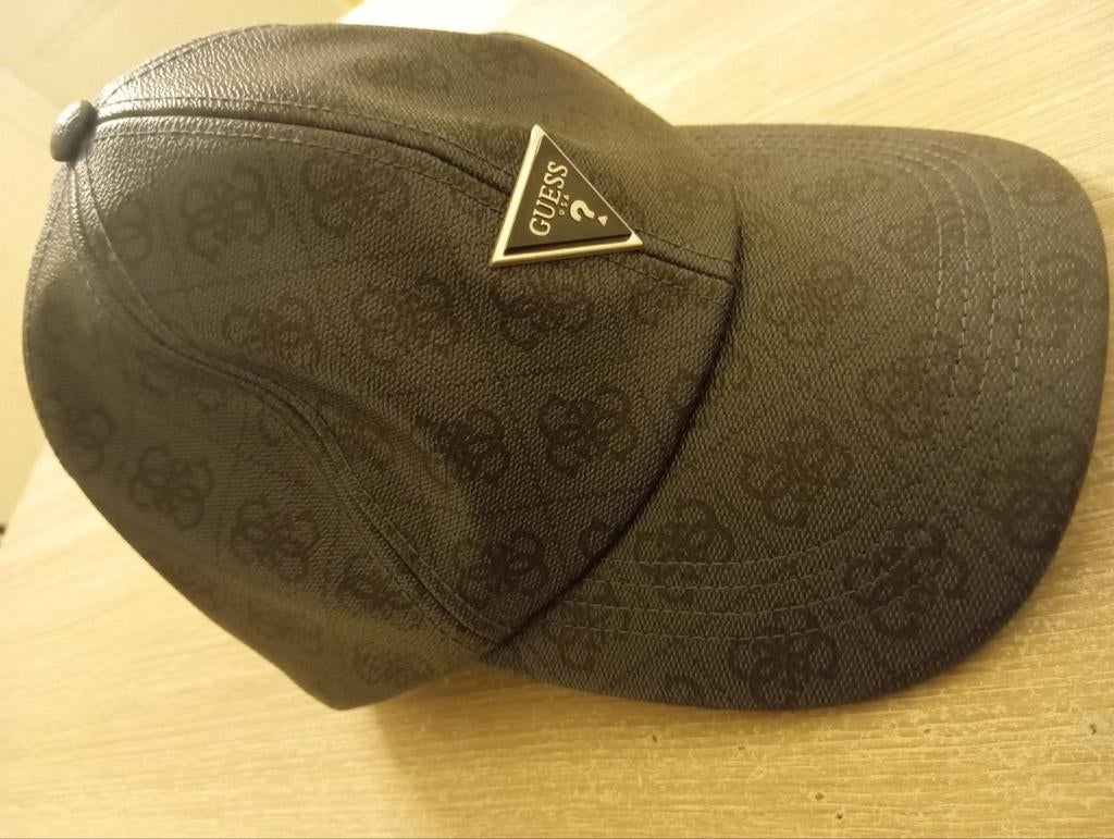 GUESS greybrown cap in canvas - adaptable size, Kleding | Heren, Hoeden en Petten, Ophalen of Verzenden