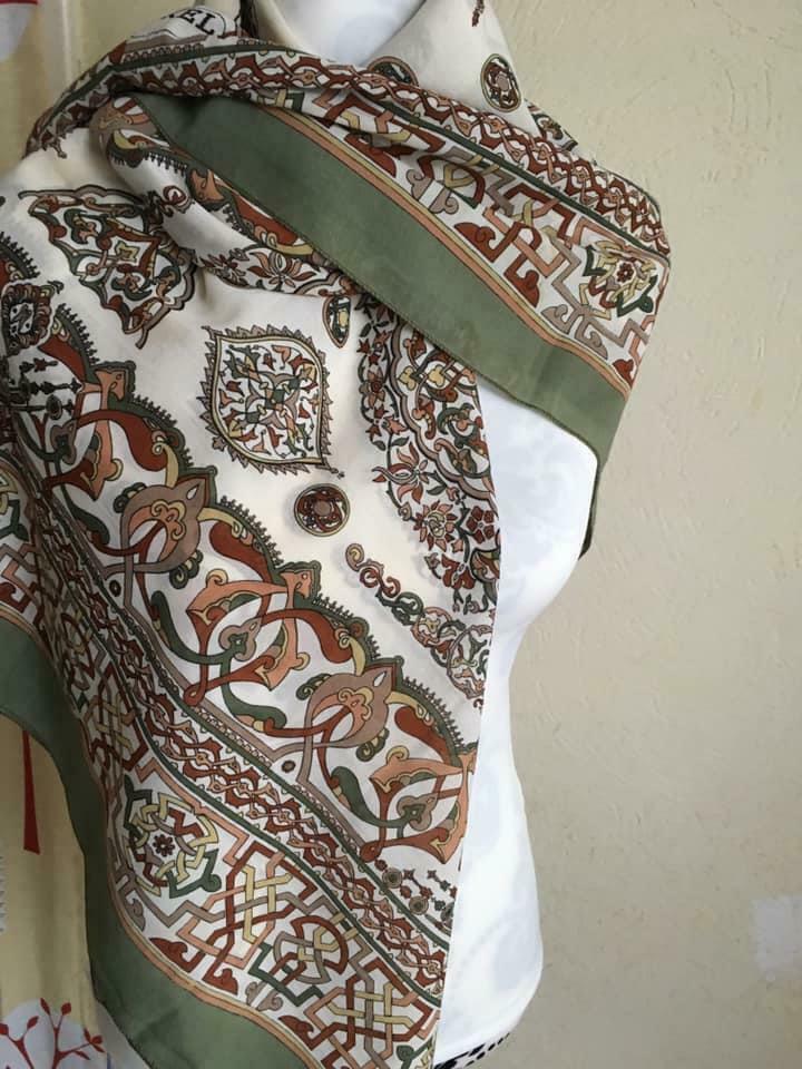 Grand foulard carré vintage