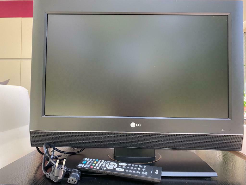 LG tv televisie LCD op voet – beelddiagonaal 66 cm, 60 à 80 cm, LCD, Comme neuf, Enlèvement