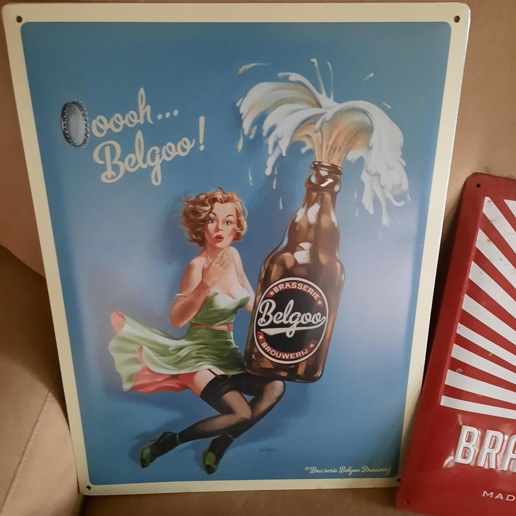 Assiettes en fer blanc sur la bière. Toutes les dimensions s, Collections, Enlèvement ou Envoi, Comme neuf