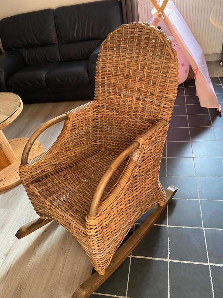 Schommelstoel, Huis en Inrichting, Stoelen, Ophalen, Zo goed als nieuw, Hout, Eén