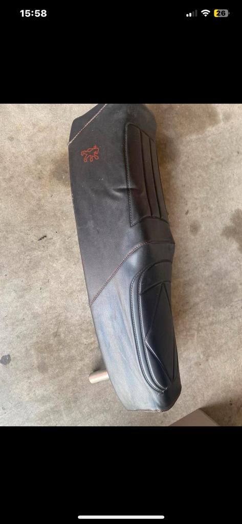 Selle 103 peugeot ou echange long pot 103, Vélos & Vélomoteurs, Enlèvement, Comme neuf, Selle