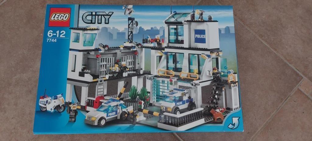 Lego City: politiekantoor met gevangenis (7744), Enlèvement ou Envoi, Comme neuf, Ensemble complet, Lego