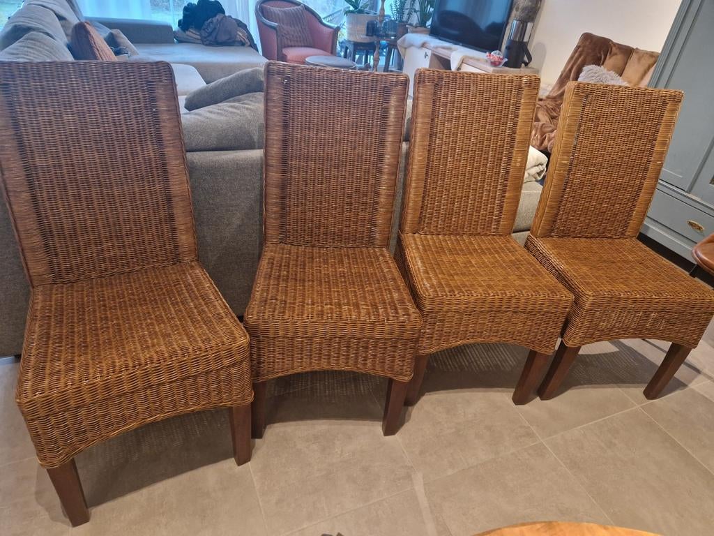 Rotan stoelen, Ophalen