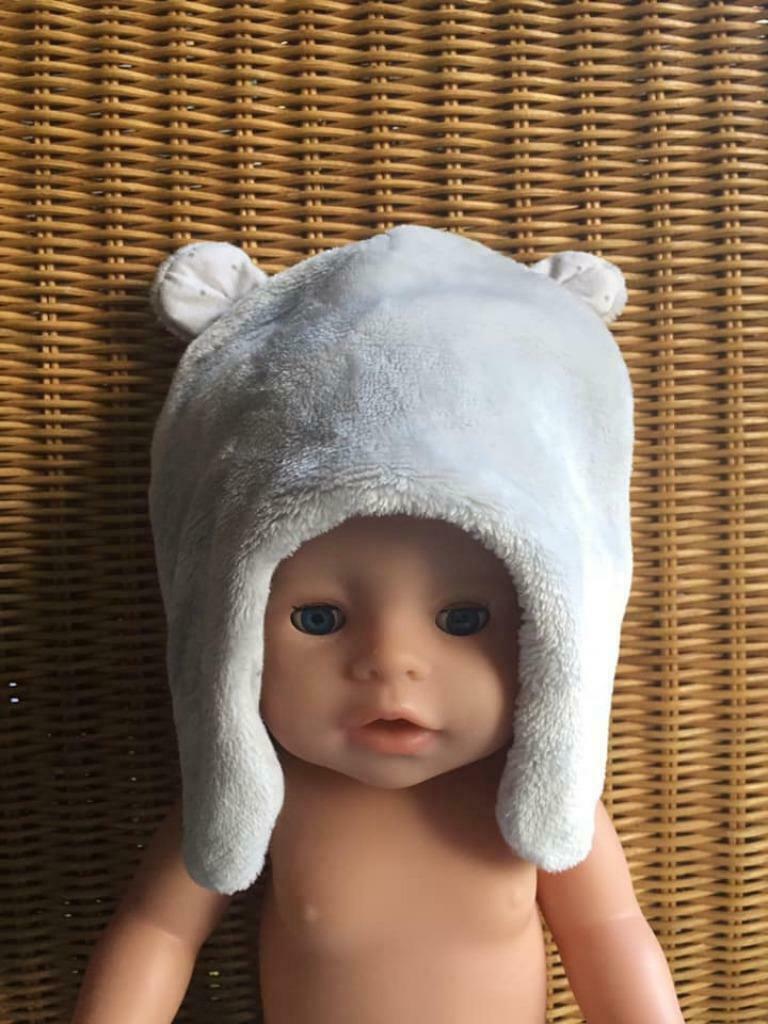 Absorba bonnet gris clair t.44cm/6-9mois état neuf, Garçon ou Fille, Taille 50, Enlèvement ou Envoi, Comme neuf