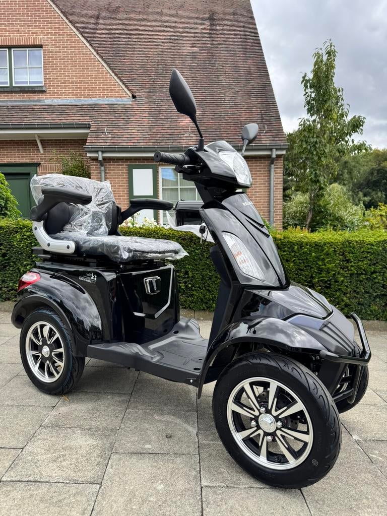 MOBIETECH Scootmobiel ( Nieuw ) elektrische invalide scooter, Ophalen of Verzenden, Zo goed als nieuw