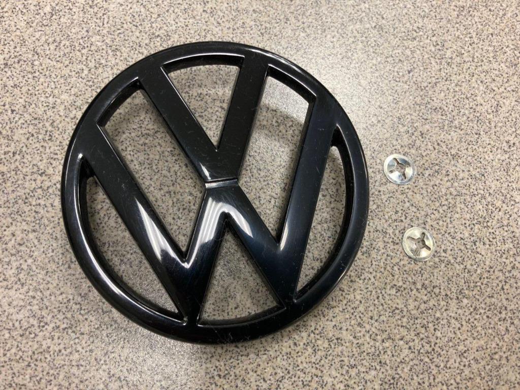 Sigle de calandre "VW" noir origine VW GOLF GTI 1 1976-1983, Enlèvement ou Envoi, Neuf, Volkswagen
