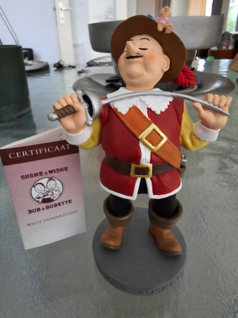 Suske & Wiske - Dolle Musketiers standbeeld Lambik, Ophalen of Verzenden, Suske en Wiske, Zo goed als nieuw, Beeldje of Figuurtje