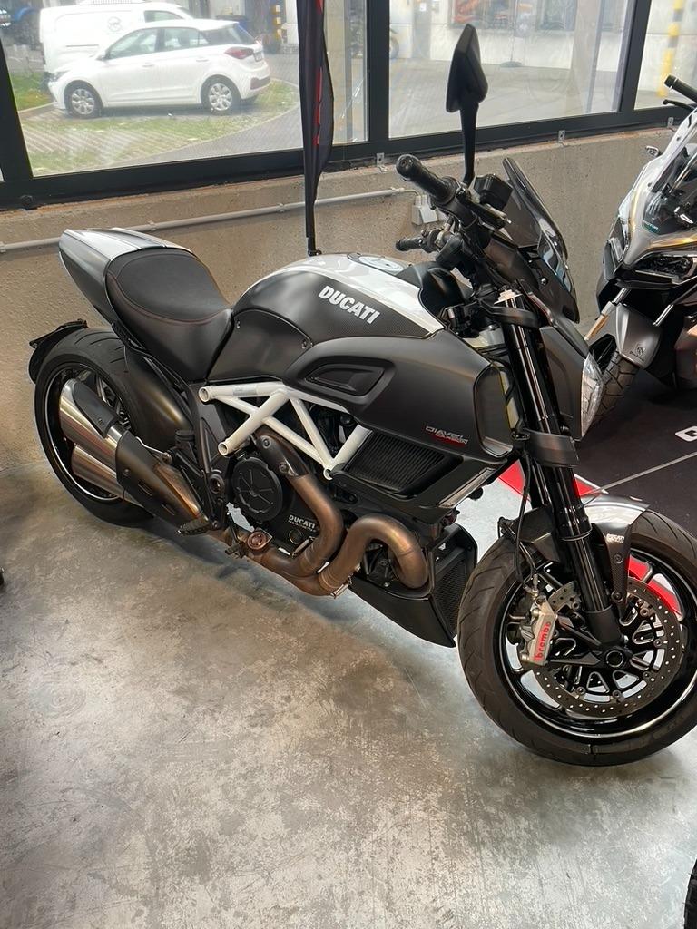 Ducati Diavel Carbon 1200, Motoren, Motoren | Ducati, 2 cilinders, Motorrijbewijs A, Bedrijf, Meer dan 35 kW