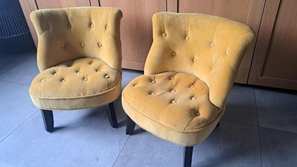2 petits fauteuils neufs