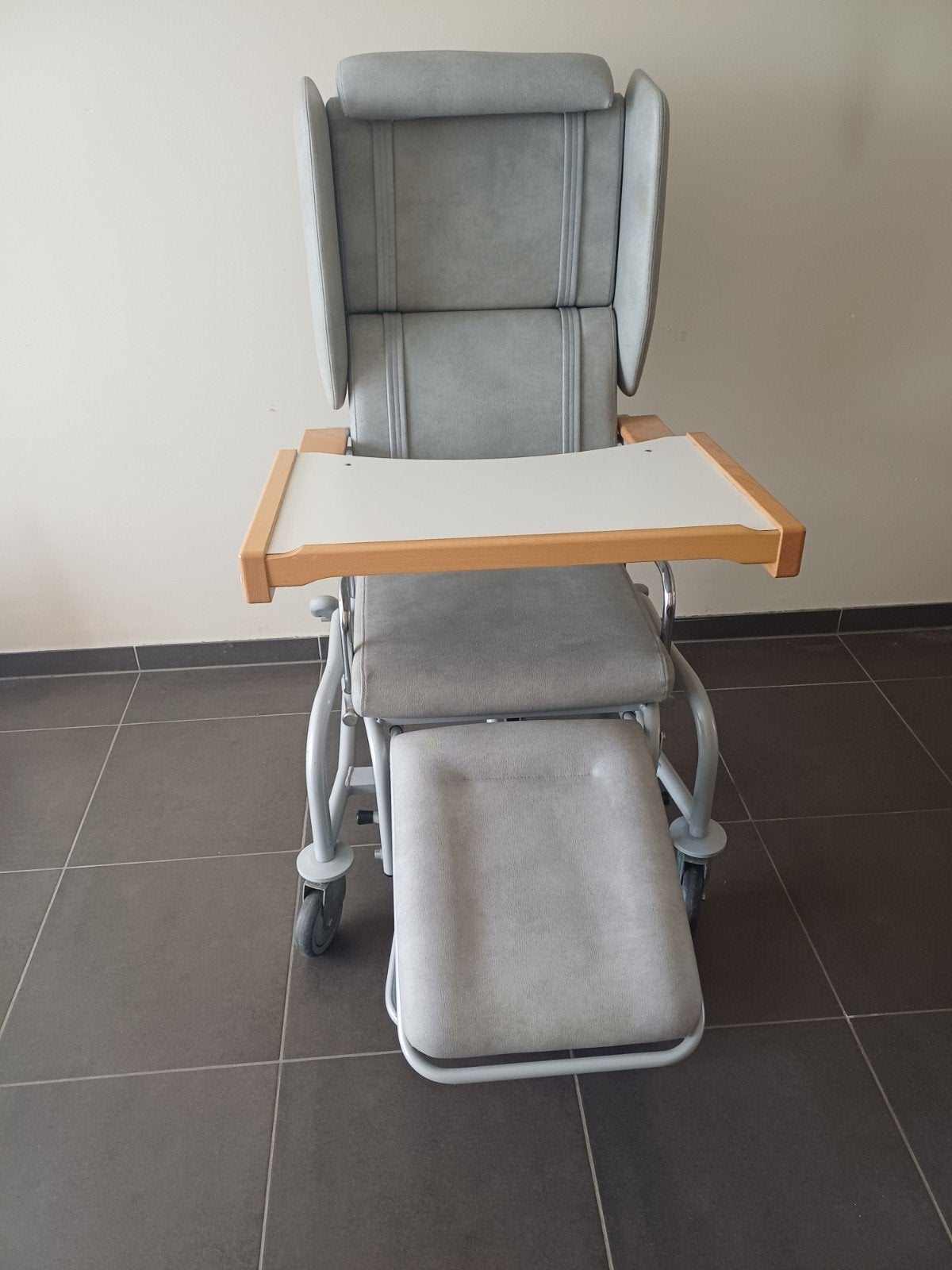 chaise d'hôpital, Enlèvement