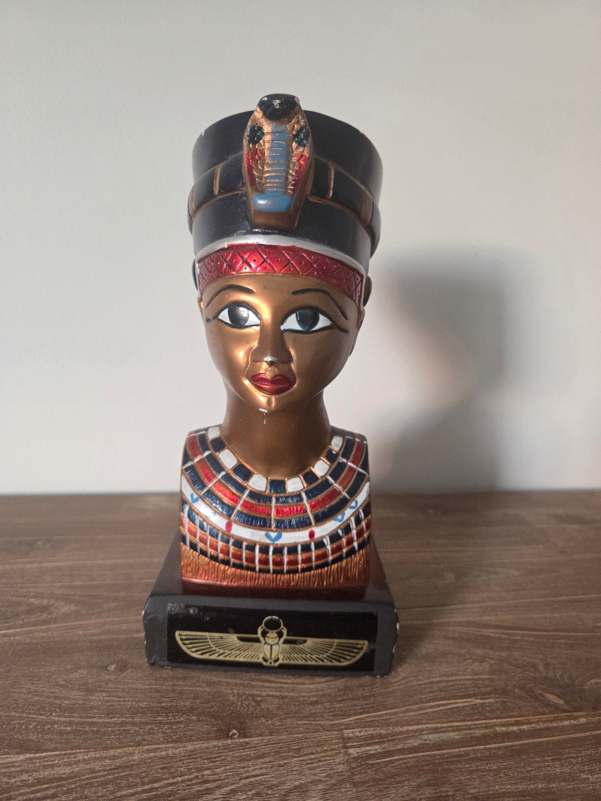 borstbeeldje nefertiti, Enlèvement