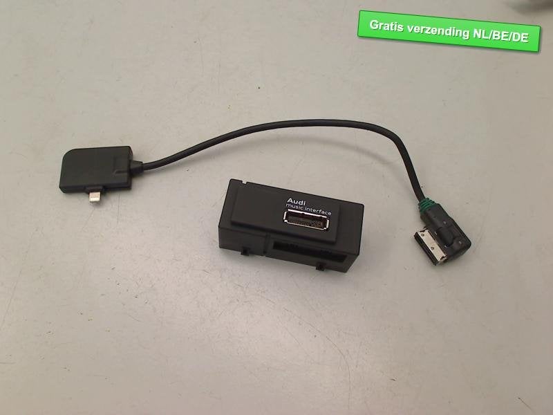 MUSIC INTERFACE Audi A3 Sportback (8VA / 8VF) (8V0035736), Auto-Union-Straße  1,
85057  Ingolstadt, DE, Info@audi.de, Audi, Utilisé