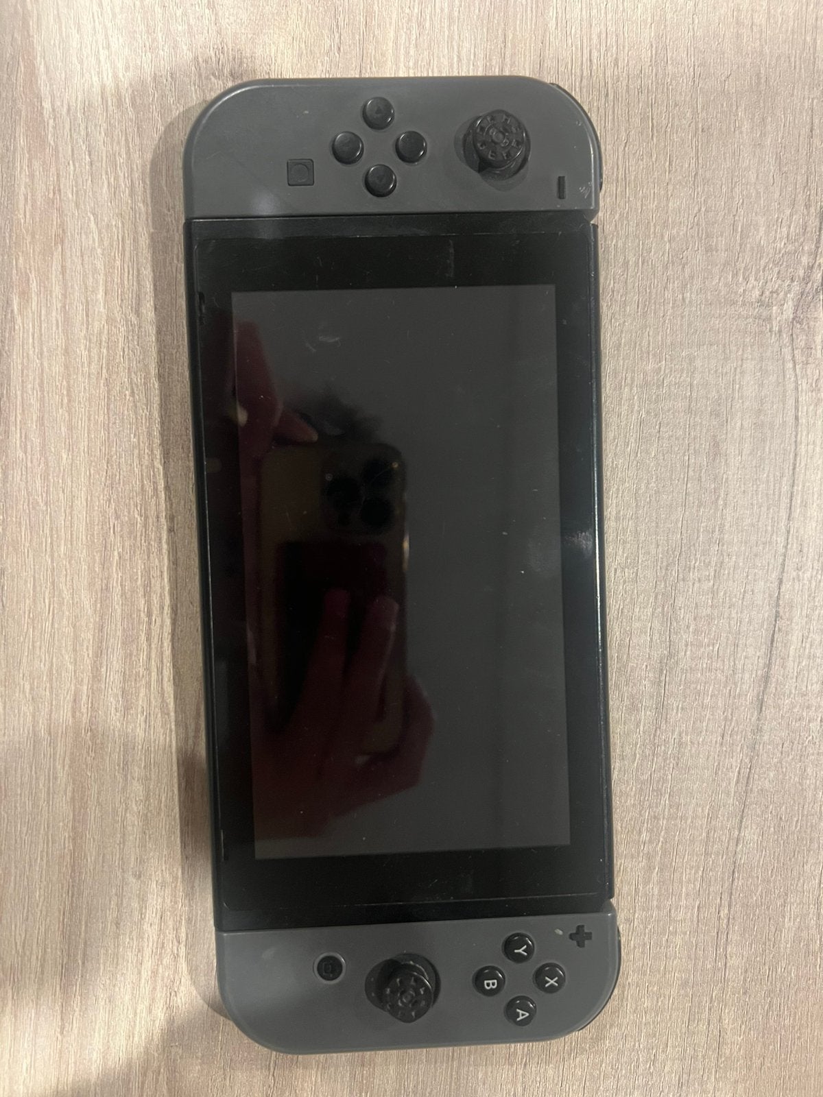 Nintendo switch 1 peu utilisé ( + FC24 ), Consoles de jeu & Jeux vidéo, Comme neuf, Avec 3 manettes ou plus, Switch Original, Avec jeux
