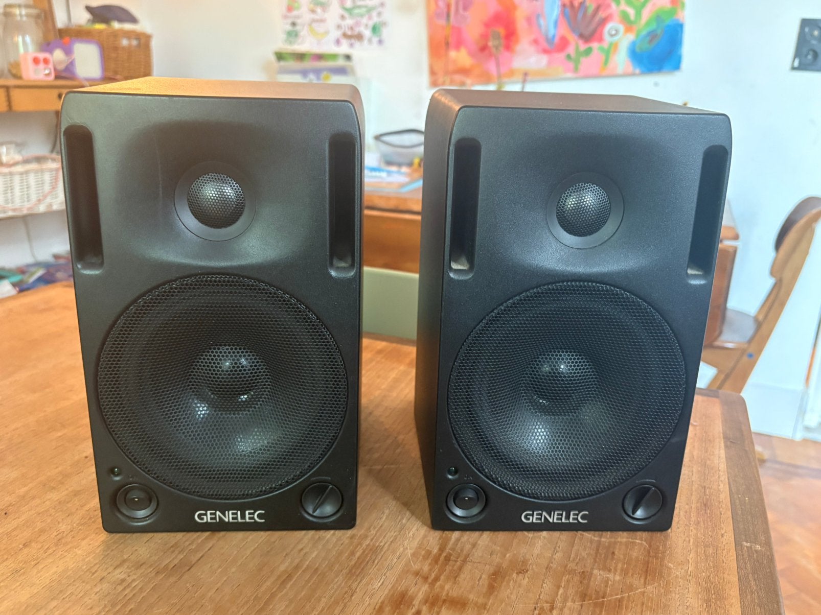 Genelec 1029A Active Monitors, Autres marques, Moniteur de studio, Enlèvement ou Envoi, Supports muraux inclus