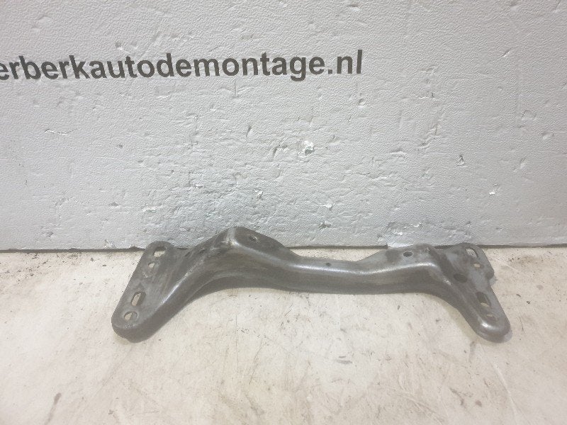 SUPPORT BOITE DE VITESSES BMW 3 serie Touring (E36 / 3), Utilisé, BMW, Petuelring 130
80809  München, DE, Bayerische Motoren Werke AG