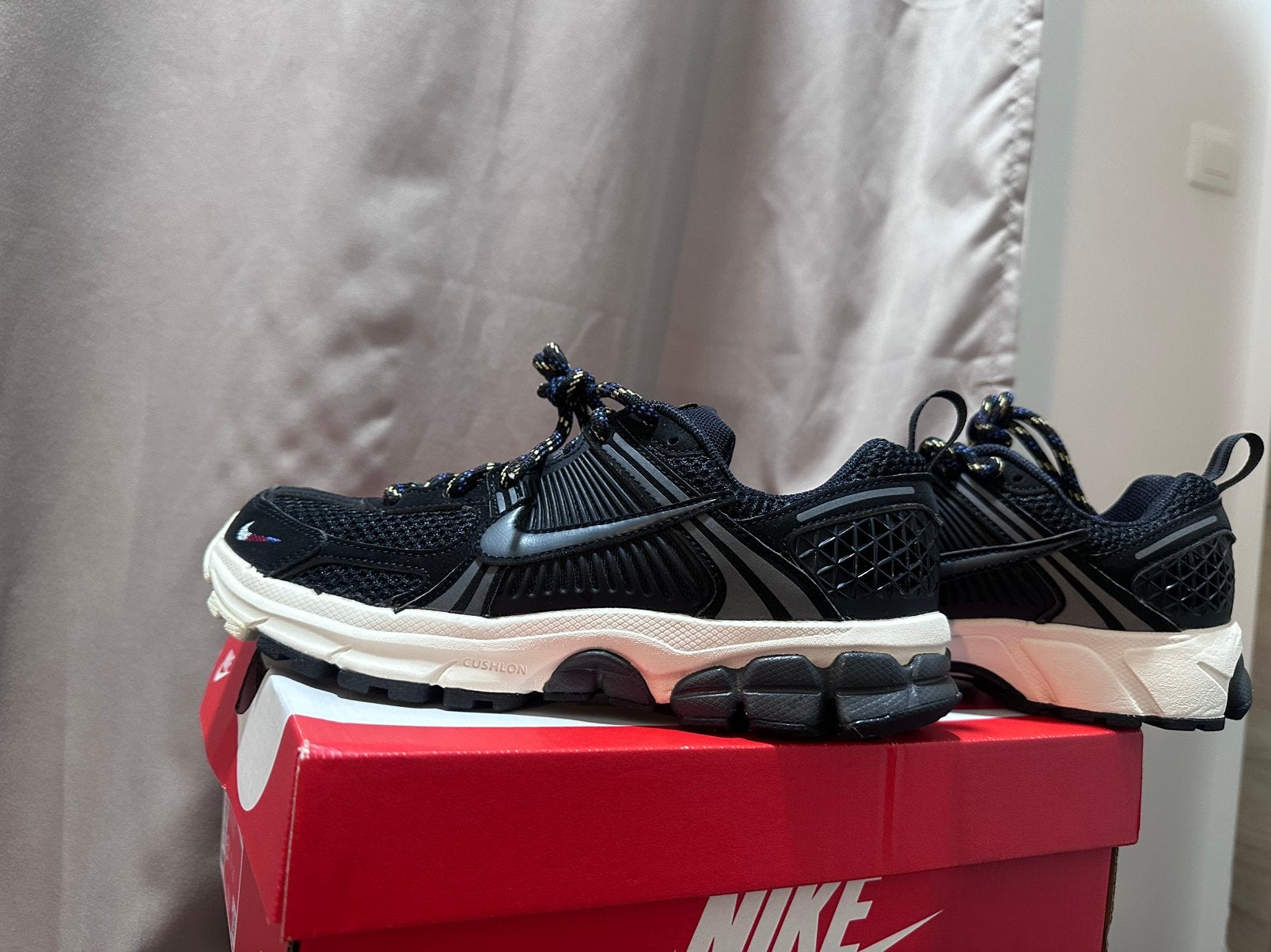 Baskets Nike Vomero 5 taille 38, Neuf, Course à pied, Chaussures de course à pied, Enlèvement ou Envoi