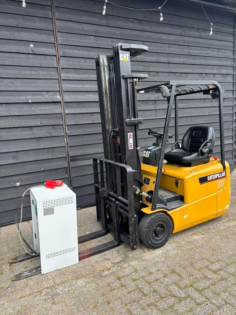 Caterpillar elektrische heftruck 1500kg triplex sideshift, Zakelijke goederen, Ophalen, Elektrisch, Heftruck