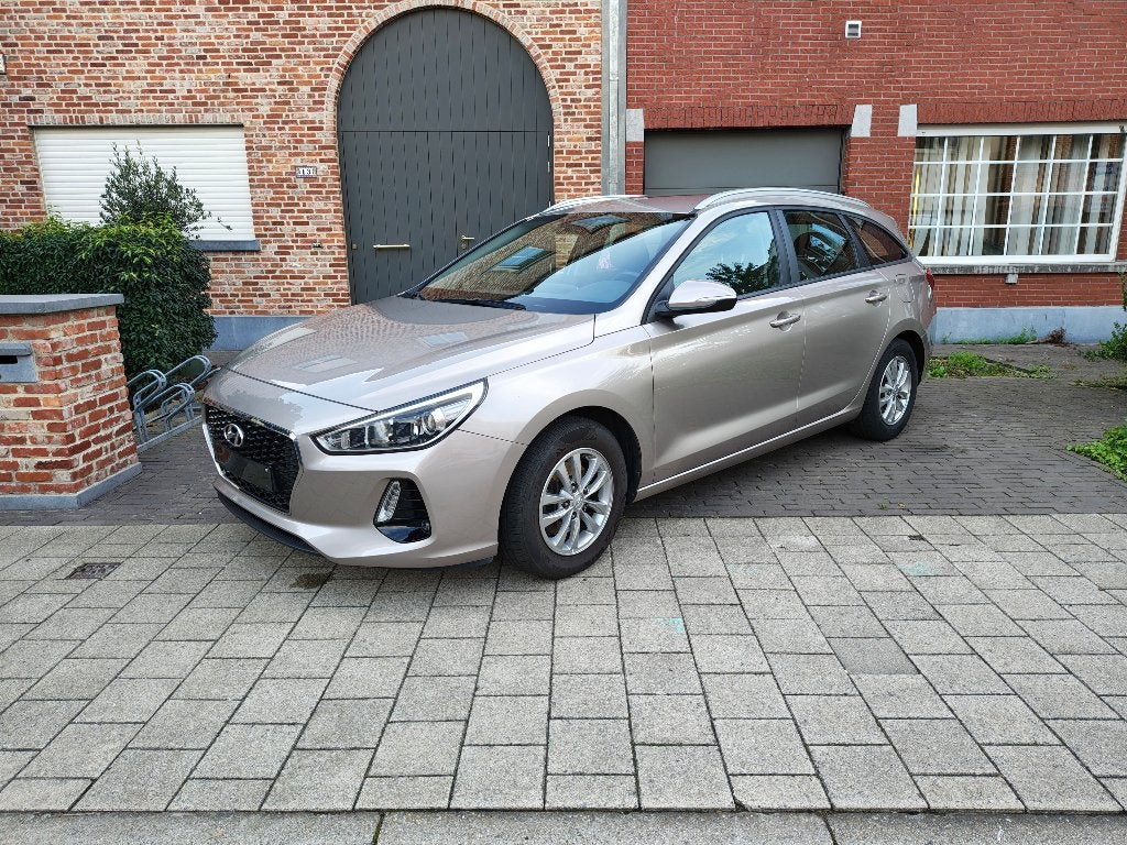 Hyundai i30 i30 SW 1.4 T-GDi, Argent ou Gris, Achat, Euro 6, Volant multifonction