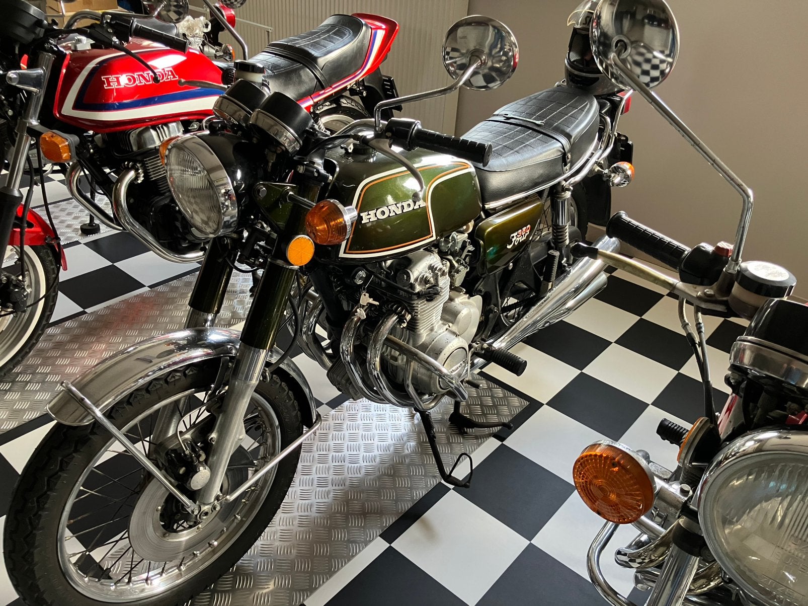 Honda CB 350 quatre, Particulier