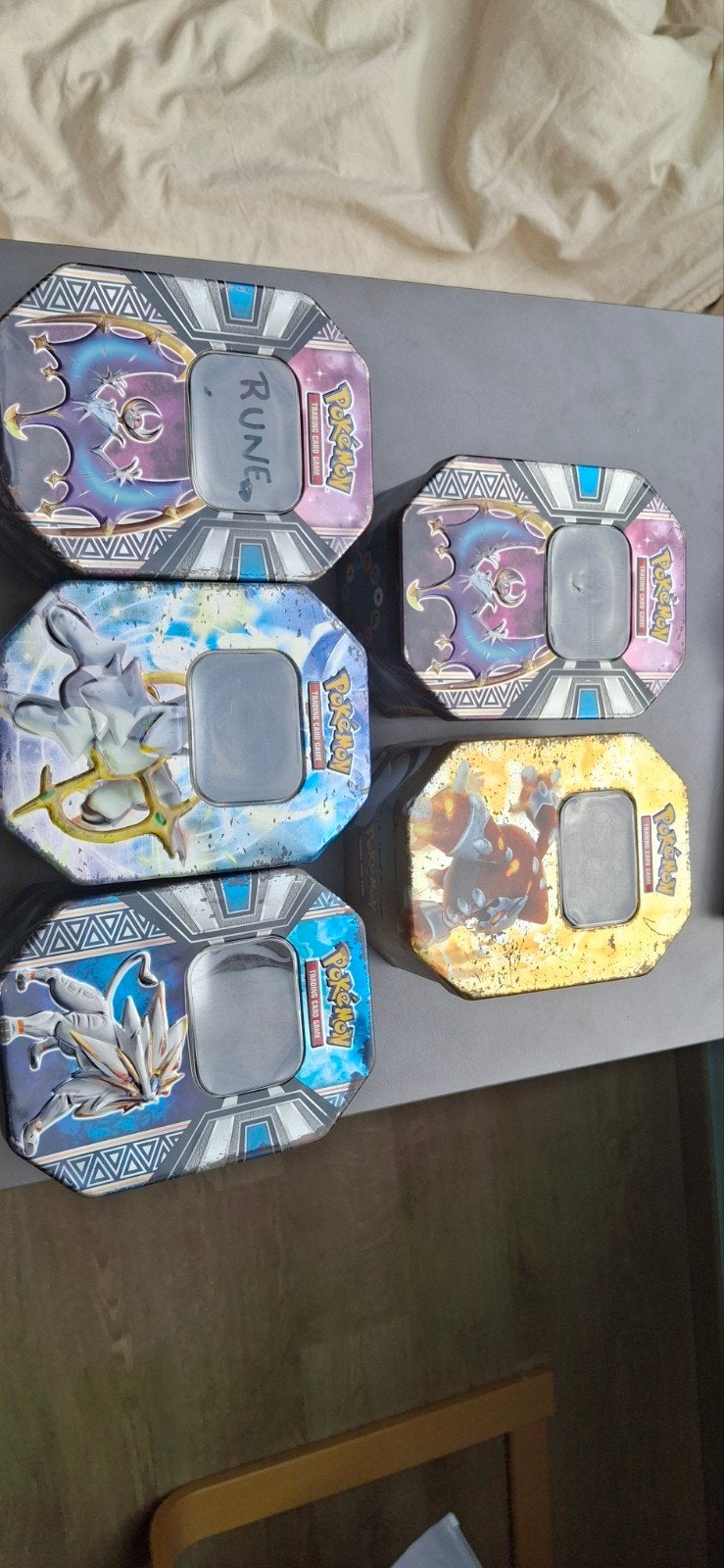 Pokémons tins, Ophalen