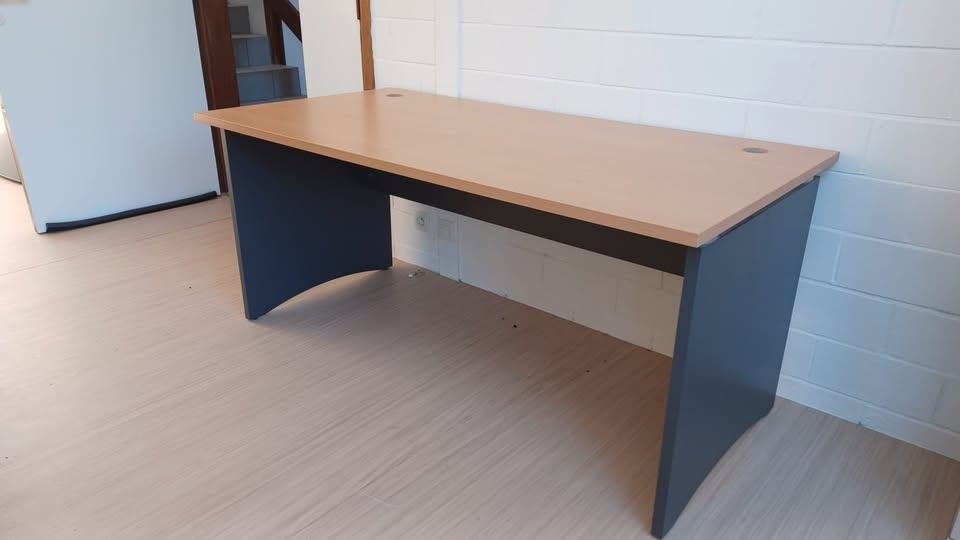 Beau grand bureau de 160 x 80 cm, Ophalen, 160 cm, Gebruikt, Spaanplaat of MDF