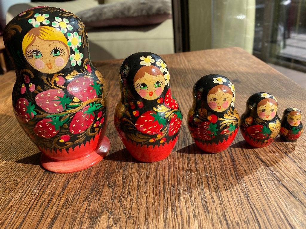Ensemble de 5 poupées russes MATRIOCHKA en bois, Enlèvement ou Envoi, Neuf, Accessoires
