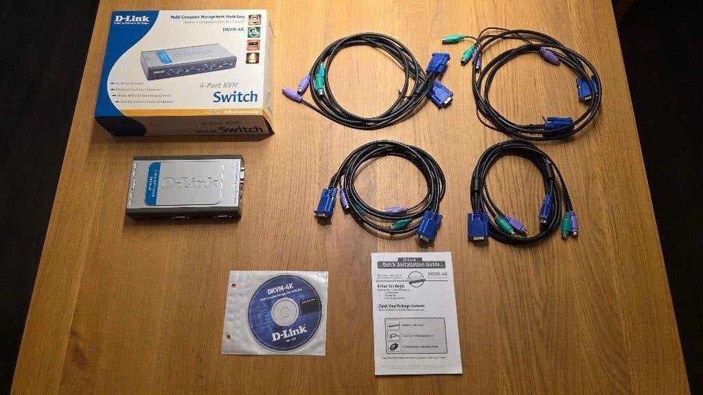 D-Link 4-Port KVM Switch, Ophalen of Verzenden, Zo goed als nieuw