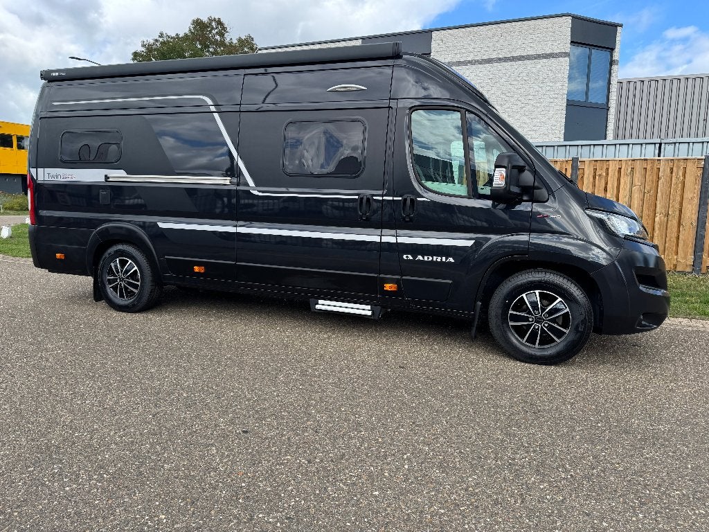 Mooi Adria Twin 640 SGX supreme trekhaak lengtebed, 6 à 7 mètres, Fiat, Boîte manuelle, Diesel