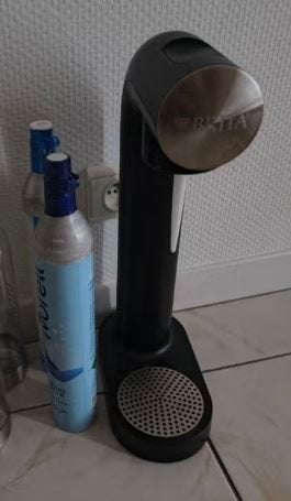 Brita SodaONE Bruiswatertoestel Zwart met 3 gasflessen, Elektronische apparatuur, Bruiswatermachines, Ophalen, Zo goed als nieuw