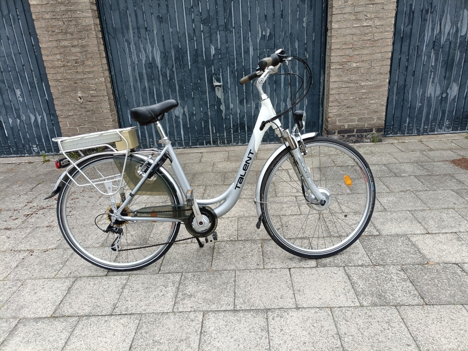 elektrische damesfiets, Ophalen