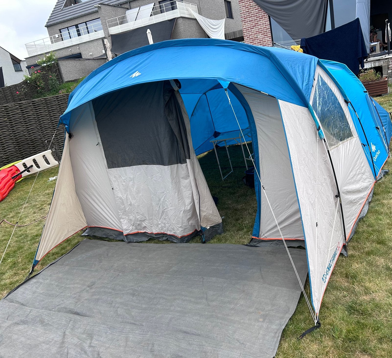 Quechua Arpenaz Family 5.2 gezinstent, Caravanes & Camping, Enlèvement ou Envoi, Utilisé, Jusqu'à 5