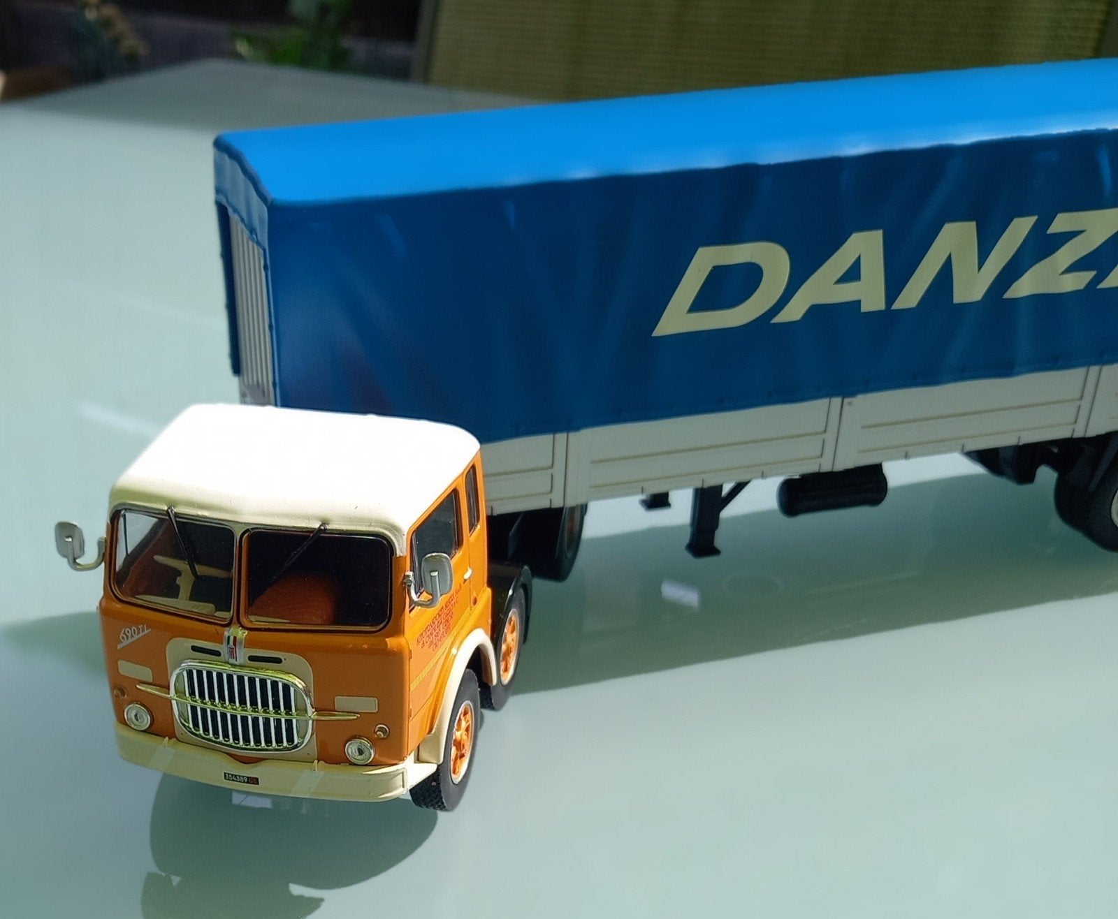Fiat 682 trekker + Danzas oplegger -Altaya, Ophalen of Verzenden