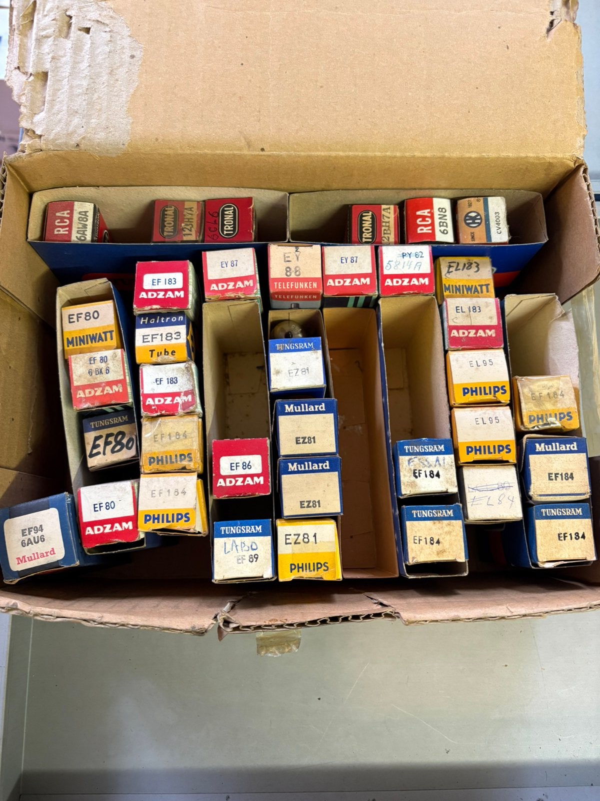 Lot de tubes neufs NOS (Mullard, Philips, Telefunken, Adzam), Enlèvement, Comme neuf