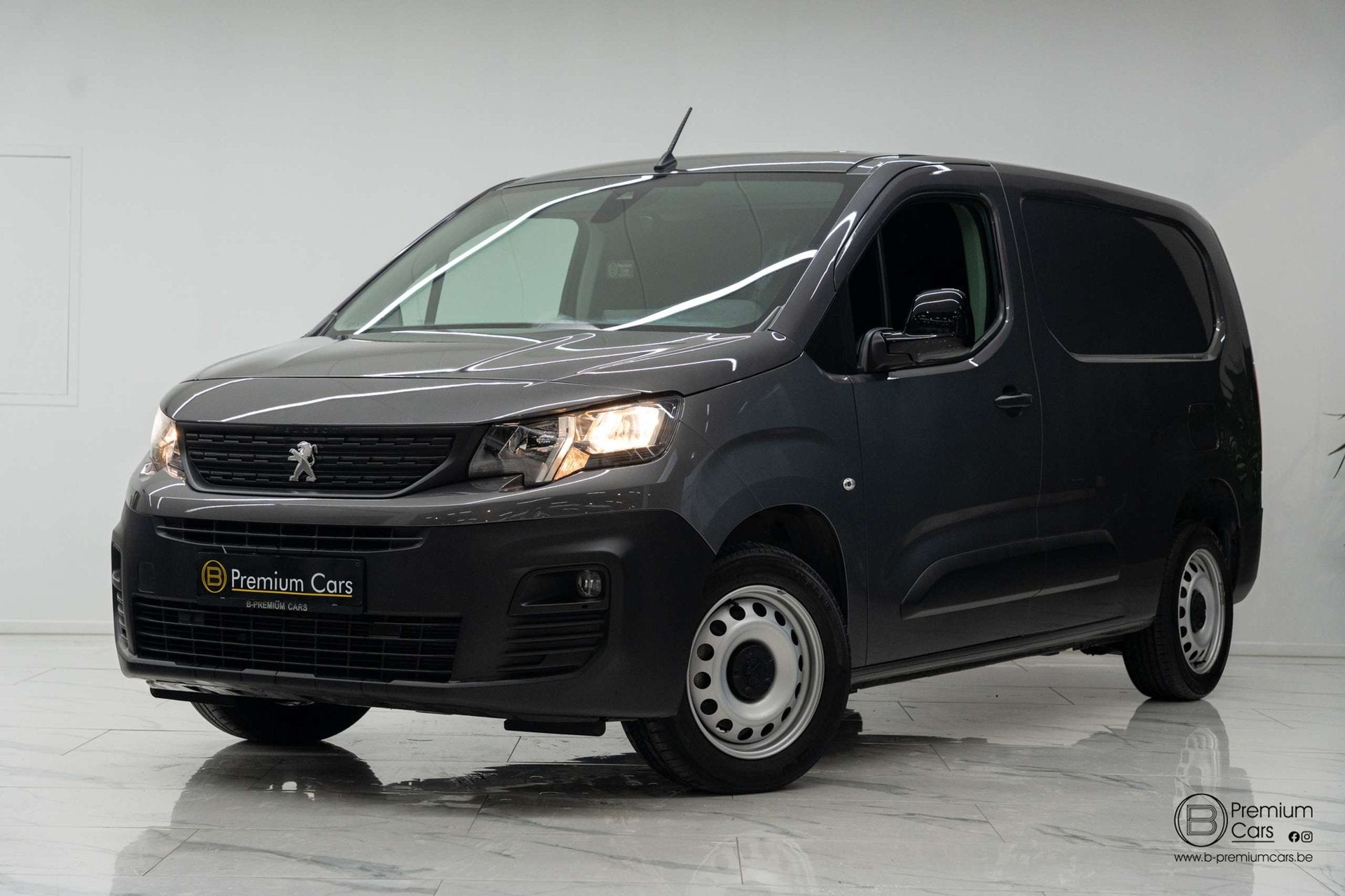 Peugeot Partner 1.5 HDI L2 long (XL)! Camera, Cruise, Airco!, Argent ou Gris, Achat, Euro 6, Entreprise